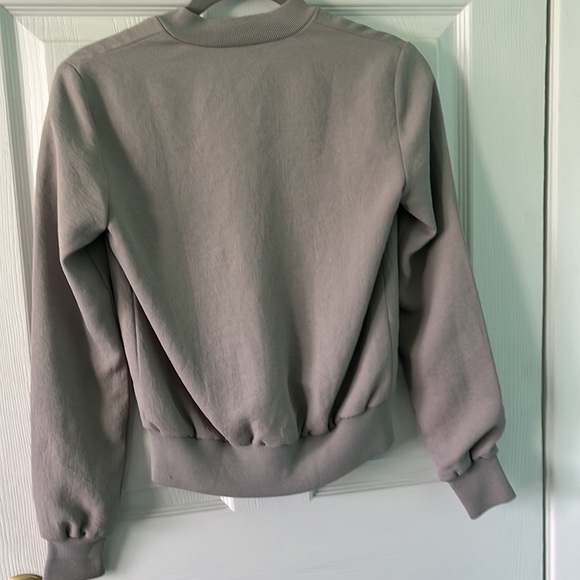 Wilfred - Aritzia - poussin bomber jacket (purple/grey/mauve). - Picture 6 of 11